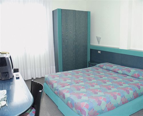 Gamma Hotel Маркон Екстериор снимка
